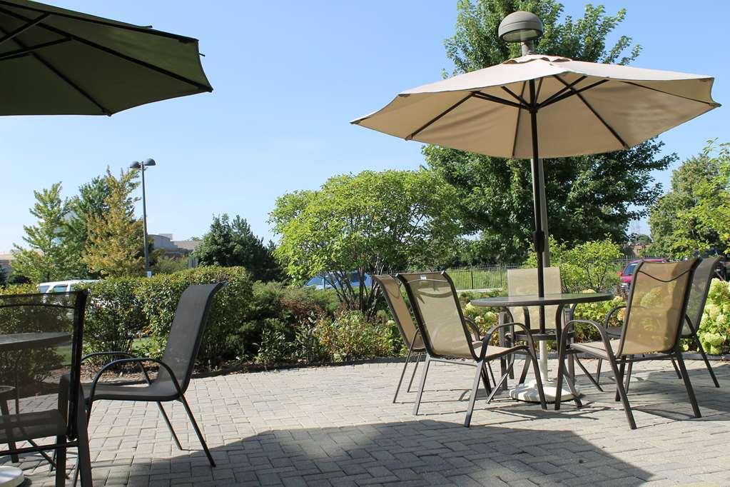 Hilton Garden Inn Addison Exterior foto