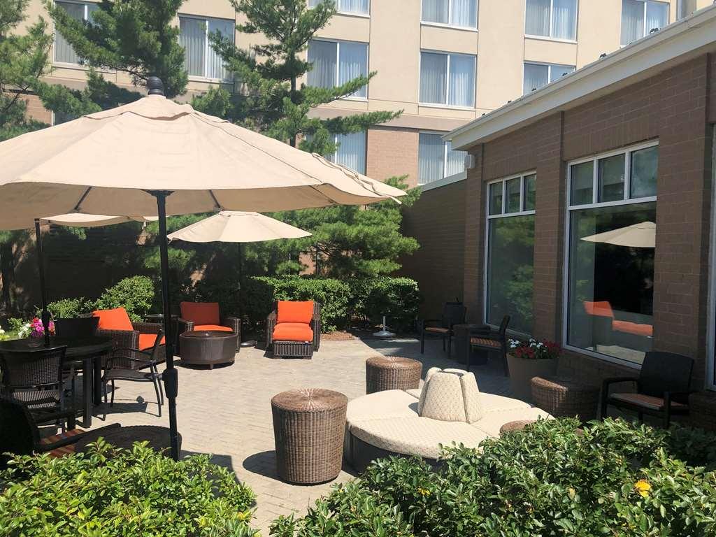 Hilton Garden Inn Addison Exterior foto