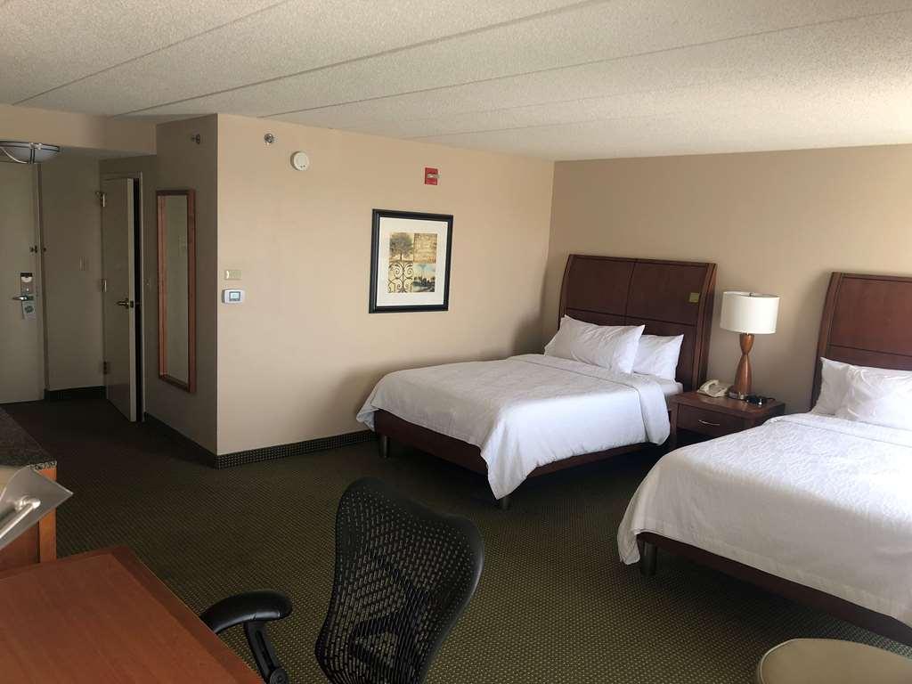Hilton Garden Inn Addison Zimmer foto