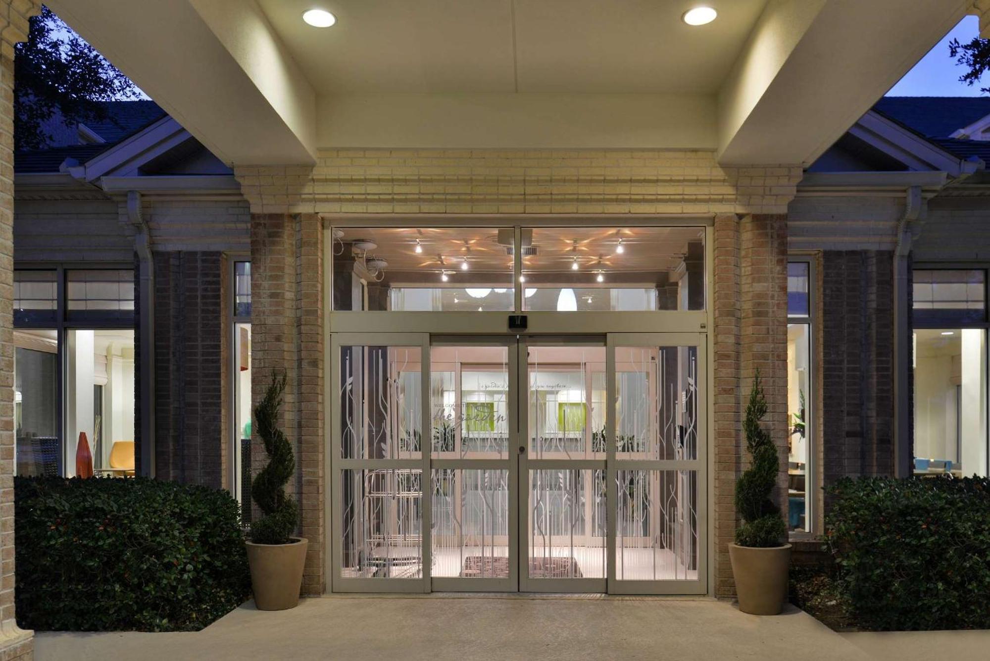 Hilton Garden Inn Addison Exterior foto